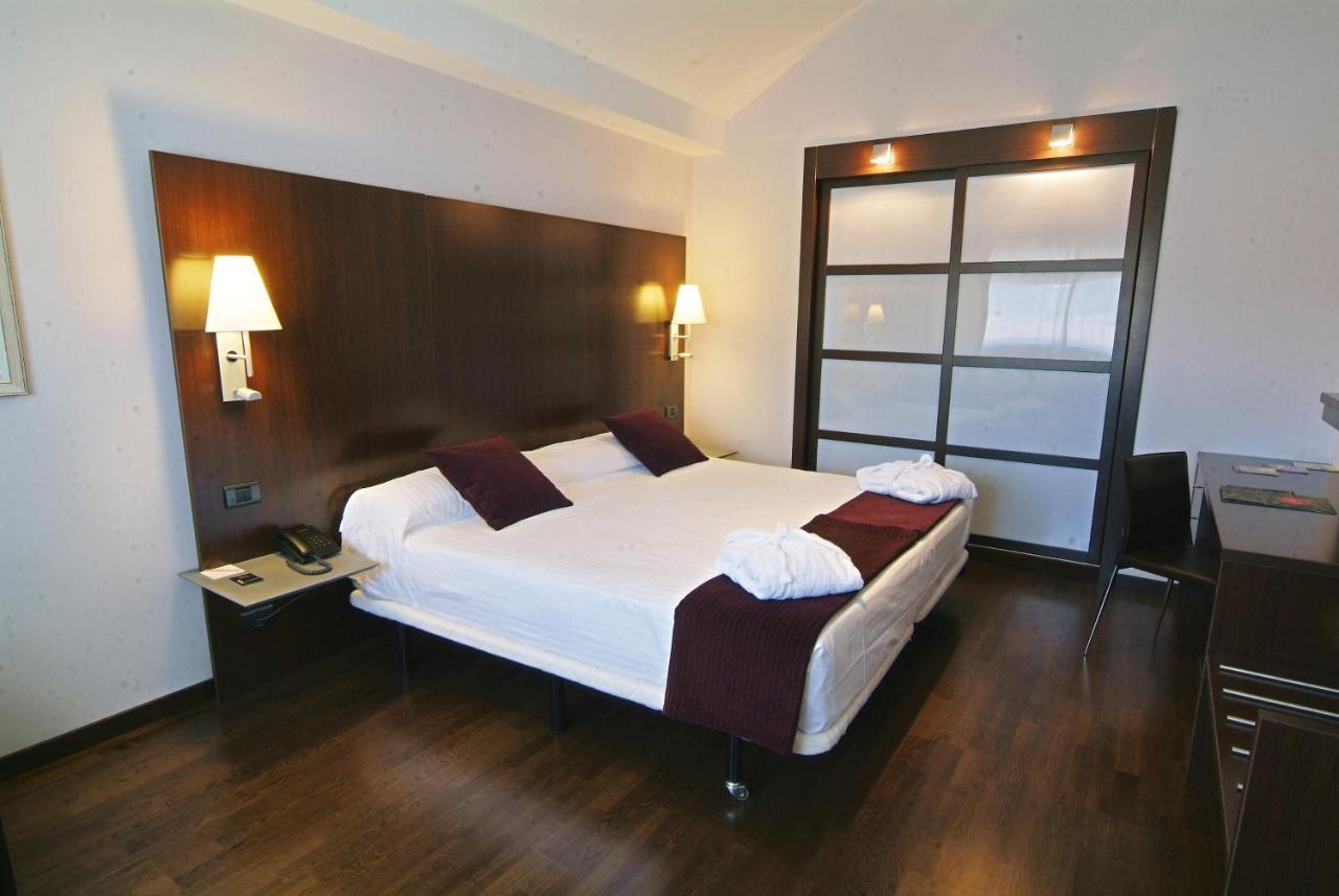 Hotel Eurostars Reina Felicia à Jaca Chambre photo