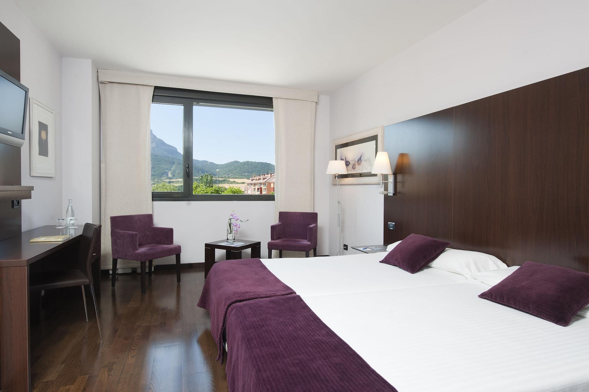Hotel Eurostars Reina Felicia à Jaca Extérieur photo